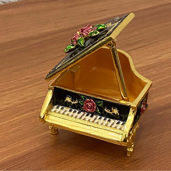 ⚜️CR⚜️Marked Black Grand Piano Enameled Trinket Box - Picture 11 of 15